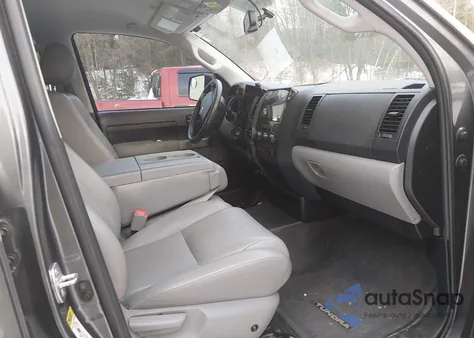 2013 Toyota Tundra Grade 4.6L V8 из США, поврежденный, VIN 5TFUM5F11DX044489